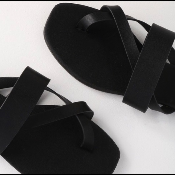 ⬇️ Criss Cross Strappy Slide Sandal in Black - Picture 6 of 7